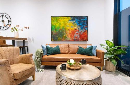 Plymouth Casa | Suite21@RWY