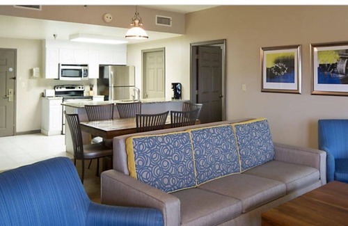 Hershey Villa | Suite 2BR / 2BA con chimenea, cocina completa, piscina interior / exterior Hershey Condo B