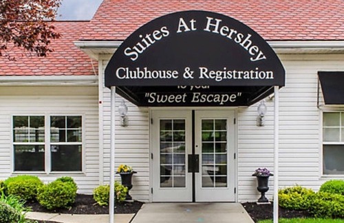 Hershey Villa | Suite 2BR / 2BA con chimenea, cocina completa, piscina interior / exterior Hershey Condo B