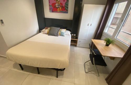 L'Hospitalet de Llobregat Apartamento | Suites nuevas con baño privado frente al metro st MWC Barcelona-FIRA