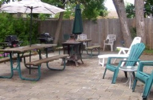 Wasaga Beach Cabaña | Suites of Wasaga Beach Area 2- mins walk Beach 1