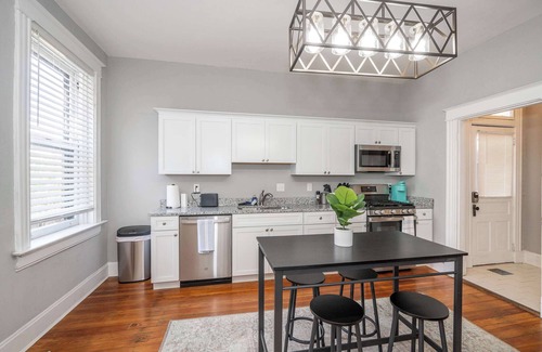 Covington Condominio | Suites on Main 1 Summ