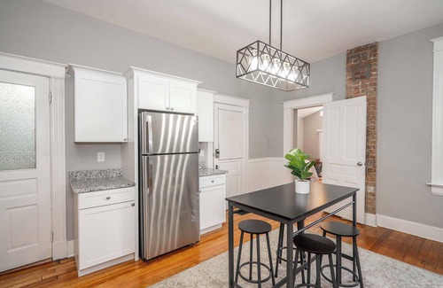 Covington Condominio | Suites on Main 1 Summ