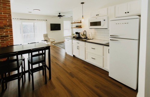 Dalton Apartamento | Suites on Main - Unit 4