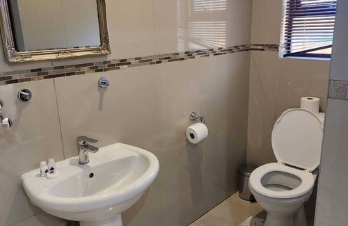 Carletonville Casa | Suits bar restaurant and guesthouse