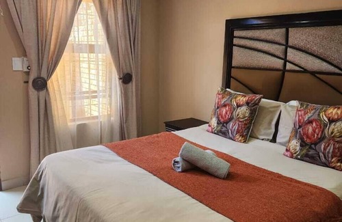 Carletonville Casa | Suits bar restaurant and guesthouse
