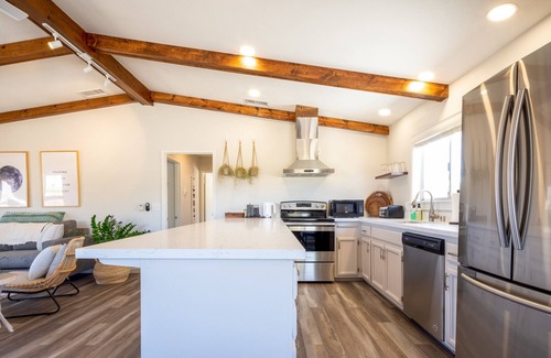 Monument Manor Casa | Sukha Life Retreat - Beautiful Views, Close To Jtnp W/hot Tub! 2 Bedroom Home by RedAwning
