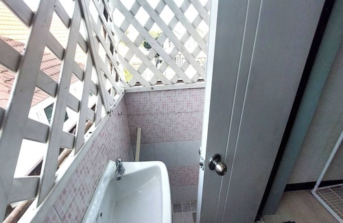 Dok Mai Apartamento | Sukhum Mega Bangna Guest House