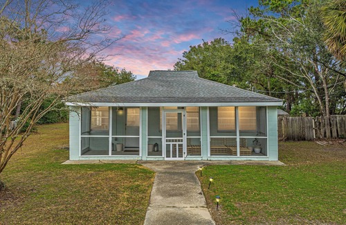 Sullivan's Island Casa | Sullivans Retreat Amazing Views on Conch Creek, Pet Friendly 30 Night Min.