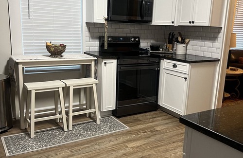 Danville Cabaña | Sully’s Place by the park