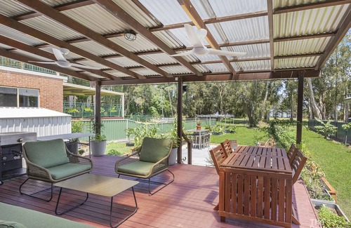 San Remo Casa | Summer Breeze - Lakefront,10 min to Beach!