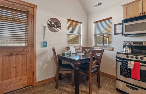 Dover Bay Casa | Summer Breeze - Lakefront Beach Bungalow