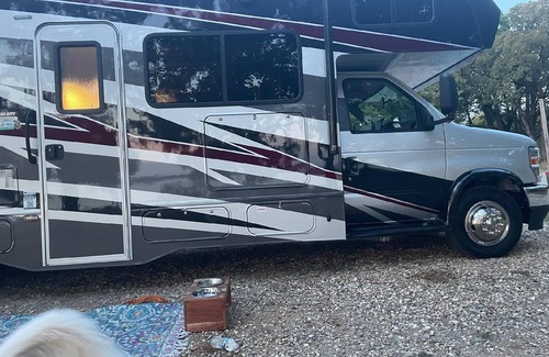 Wills Point Cabina | Summer Breeze RV Park