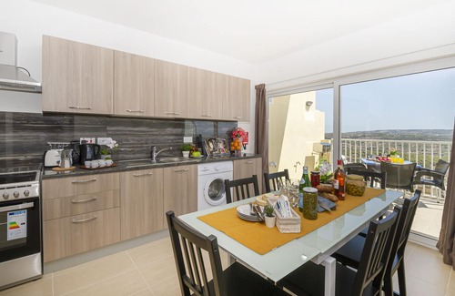 Mellieha Apartamento | Summer Breeze with Panoramic terrace by Getaways Malta