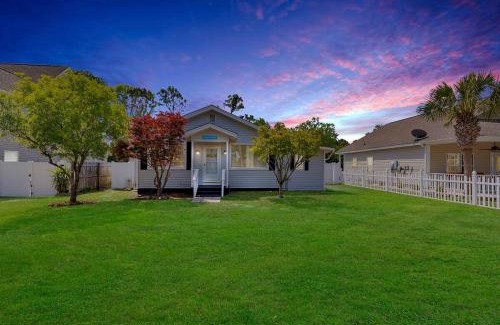 Crescent Beach Casa | Summer by the Sea Beach home pets ok fenced yard