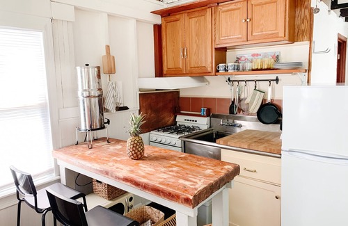 Cape Charles Casa | Summer Camp Tiny Cottage - Perfect for a couples/friends retreat & small fams!