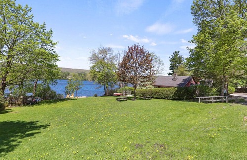 Lenox Dale Casa | Summer Cottage at The Lake!