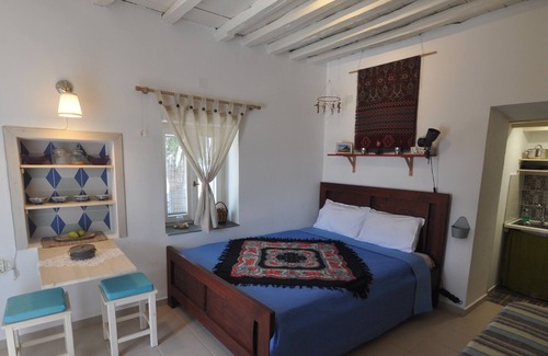 Zefiria Casa | Casa de campo de verano junto a las aguas termales de Milos