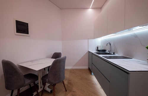 Qender Apartamento | Summer Depo