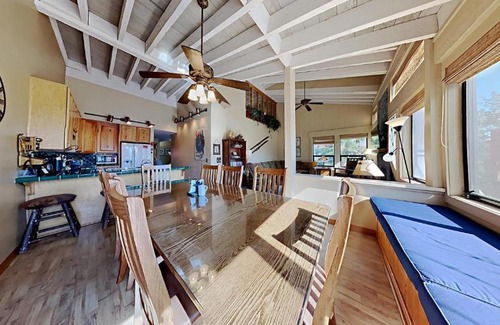 Mammoth Lakes Apartamento | Summer Fun - SLOPESIDE 4BR 3BA with 3 Spas, Pool and Sauna - Perfect for Family and Friend Getaways All Year Round 1849 Condos 693 condo