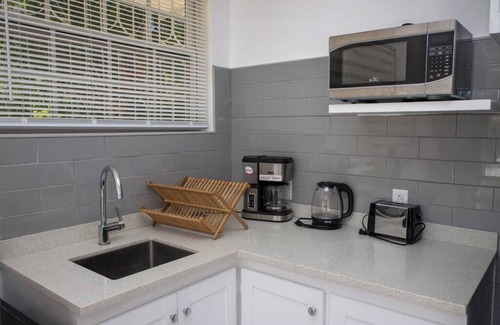 Gibbes Apartamento | Summer Getaway: 2Bed Bungalow with Private Pool
