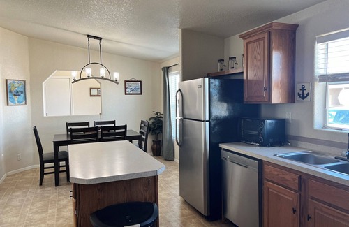 Mohave Valley Casa | SUMMER GETAWAY PET FRIENDLY Colorado River Close 3Br2Ba, Fenced Yard! SNOWBIRDS