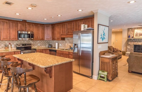 Eclectic Casa | Summer Haven at Lake Martin 3 Bedroom.3 Full Baths.Beach