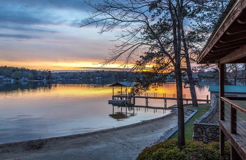 Eclectic Casa | Summer Haven at Lake Martin 3 Bedroom.3 Full Baths.Beach