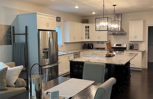 Saratoga Springs Casa | ¡Modern Farm House for the Track, Fasig Tipton Sales y SPAC!