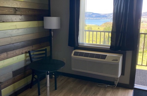 Davenport Apartamento | Summer is HERE! Newly Renovated Hotel Minutes from Boat Launches & Swimming