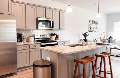 Lake Oconee Casa | Ready for a break! Lakefront. pool, kayaks, paddle board’s & boat-slip. 👍