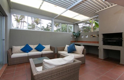 Umhlali Beach Apartamento | Summer Living close to Willard's and Thompson's Beach