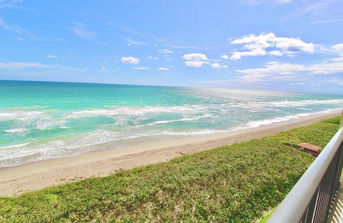 Hutchinson Island South Condominio | Summer Pricing! Sand Dollar Shores 7th Floor Oceanfront Condo