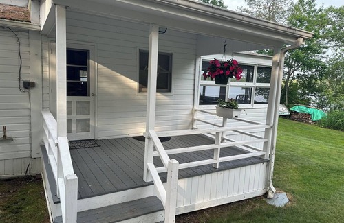 Auburn Cabaña | Retiro de verano en Taylor Pond