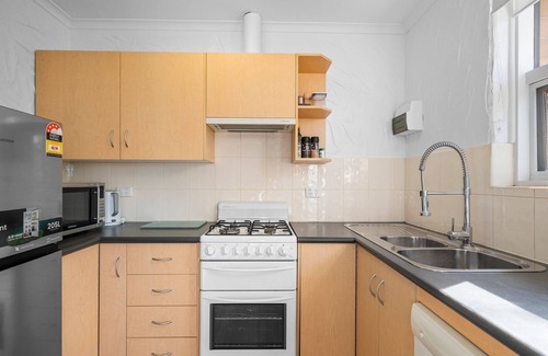 Glenelg North Apartamento | Summer's Endless Coastal Escape