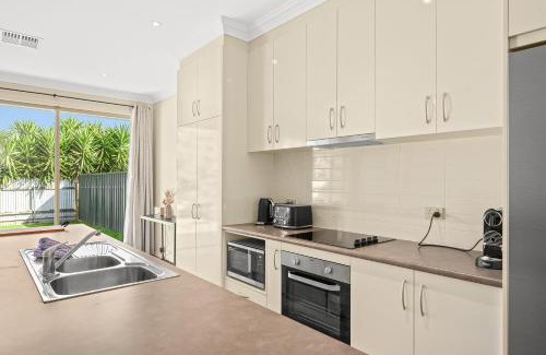 Aldinga Beach Casa | Summer Salt - Aldinga Beach - C21 SouthCoast Holidays