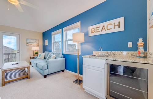 Ocean Isle Estates Casa | SUMMER SAVINGS - Semi-Oceanfront Home with Hot Tub, Smart TVs, Basketball Hoop