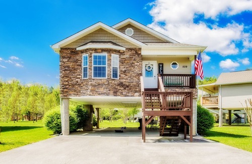 Pigeon Forge Chalet De Esquí | Disfrute de un poco de hospitalidad sureña: ¡a solo un tiro de piedra de toda la diversión!