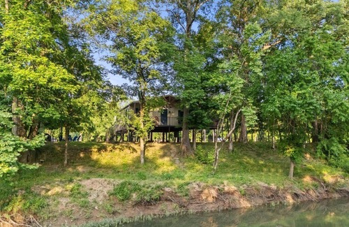 Golden Cabina | Summer Specials on Glover River-Floatin Daze Cabin