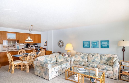 Indian Beach Condominio | Summer Winds A-416, Almost Oceanfront Condo in Indian Beach, NC!