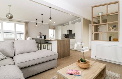 Burnham-on-Sea Cabaña | SUMMERDOWN, pet friendly, country holiday cottage in Brean