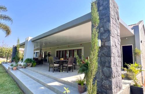 Kitwe Cabina | Summerfields & Gardens Lodge