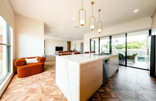 Diamond Beach Casa | Summerland 10