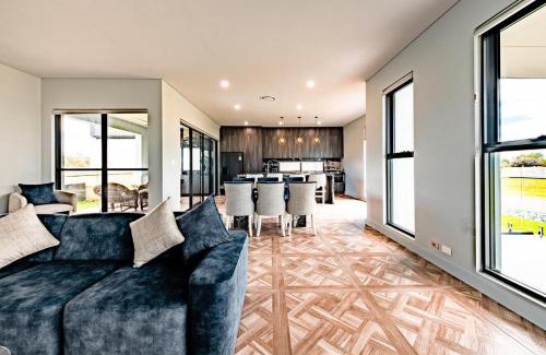 Diamond Beach Casa | Summerland 8