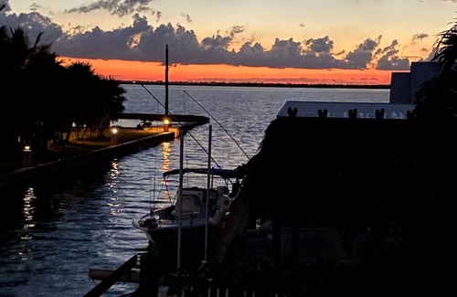 Summerland Key Casa | Summerland Cottage- Our Little Piece of Paradise with an Old School Key Vibe!