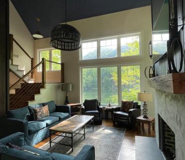 Lake Lure Casa | Summerscales - Beautiful Newly Built Lake House