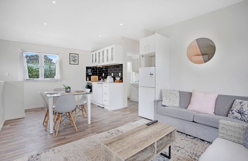 Mount Albert Apartamento | Summerside Loft with Air-con