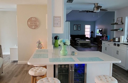 Pelican Casa | Summertime Retreat LOCATION LOCATION!!!