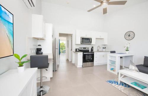 West Bay Casa | Summertime Suites #54