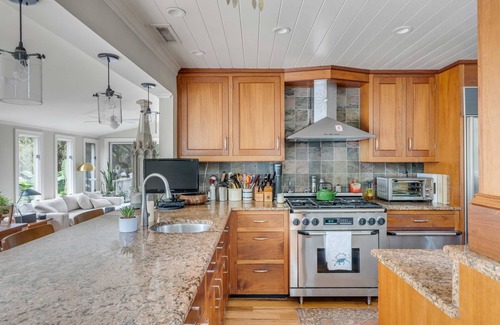Sullivan's Island Casa | Summertime Sullivans Island Retreat!